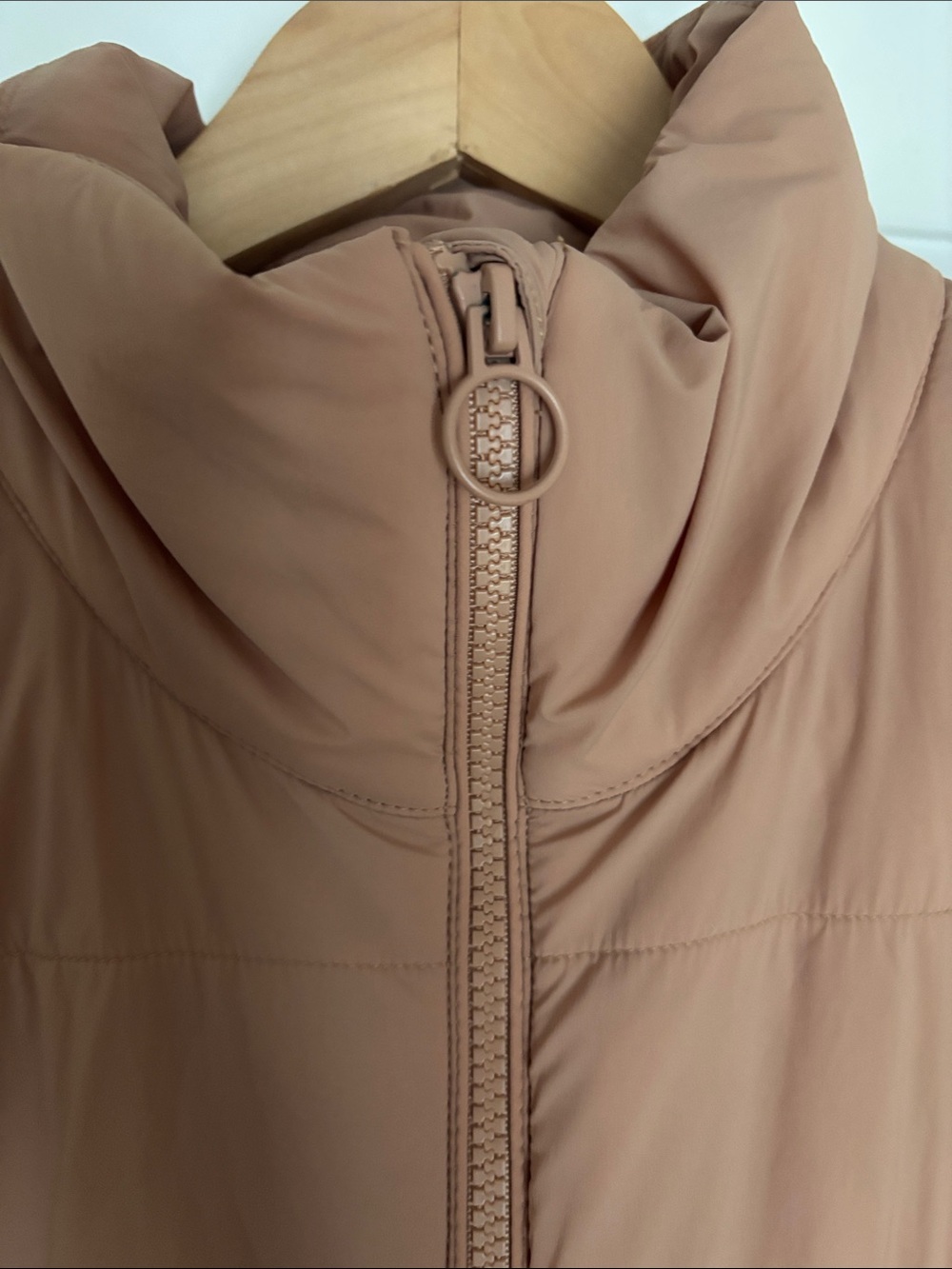Vuori Canyon Insulated Jacket Rose Pink - Classic Zip Front - Picture 6 of 8